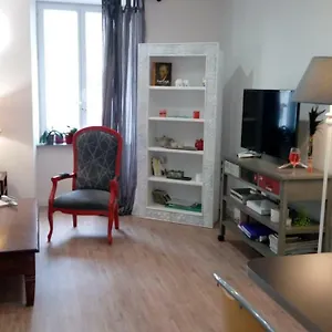 Bed and breakfast Les Hautes D'anastasia ***